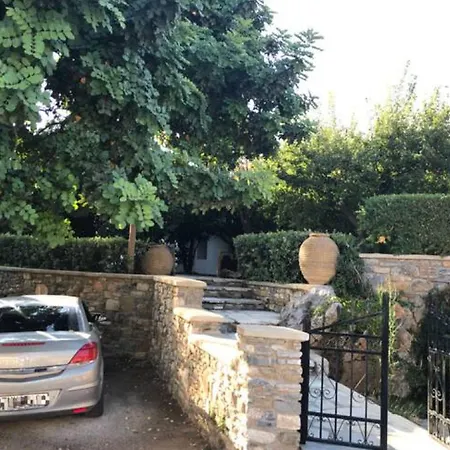 Ξενοδοχείο με διαμερίσματα Giannakis Filoxenia 3*