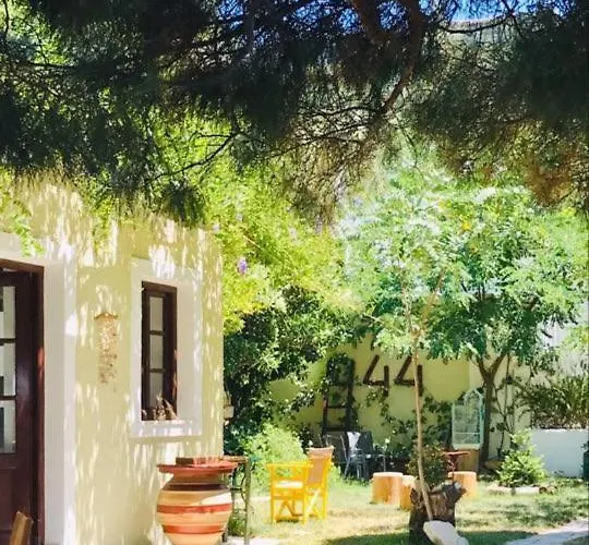 Ξενοδοχείο με διαμερίσματα Giannakis Filoxenia 3*